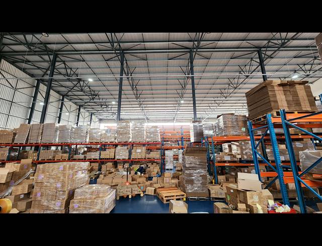 3,234M² WAREHOUSE TO LET IN COSMO BUSINESS PARK